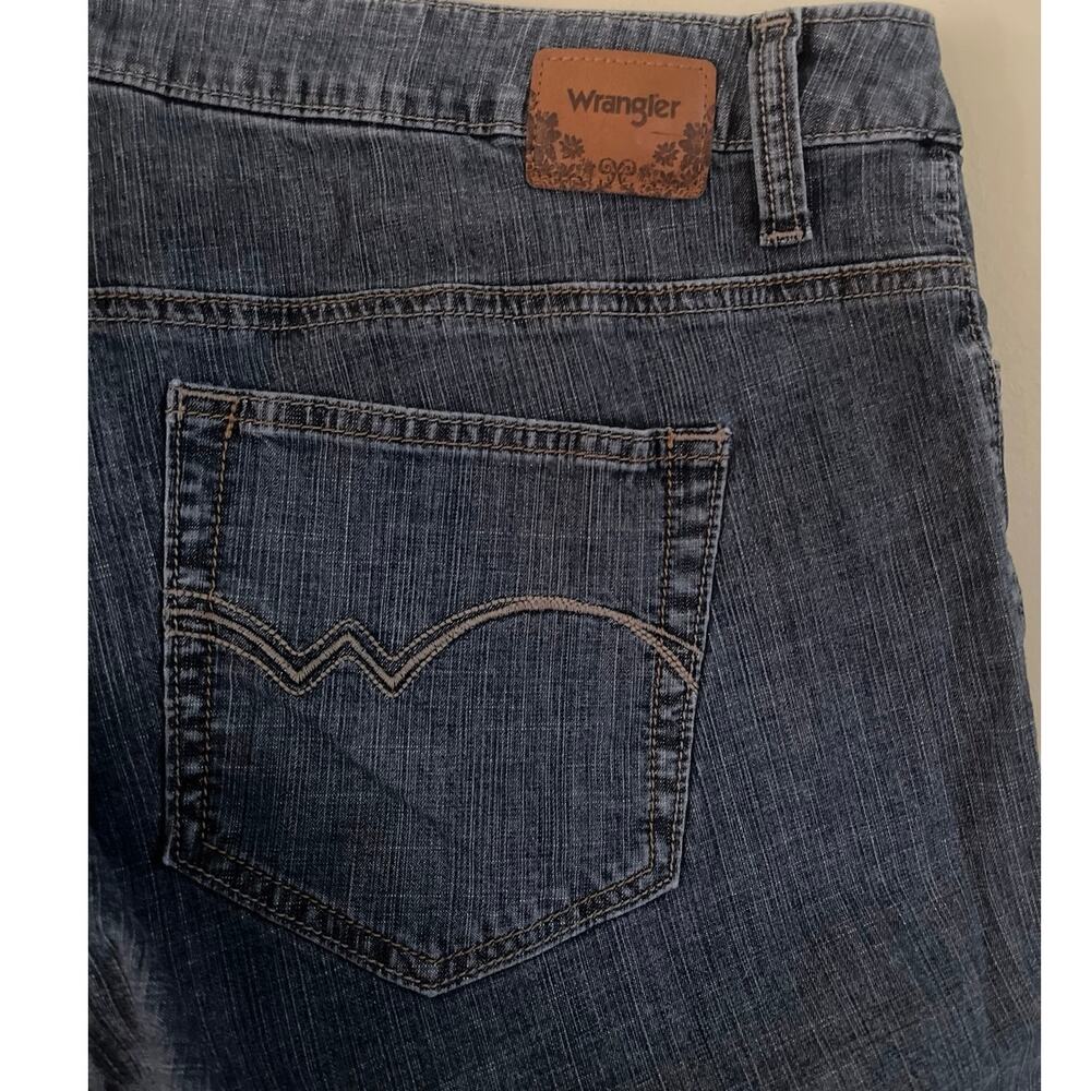 Wrangler Bootcut Blue Rinsed Distressed Denim Jeans Women’s 18 Long Loose stitch